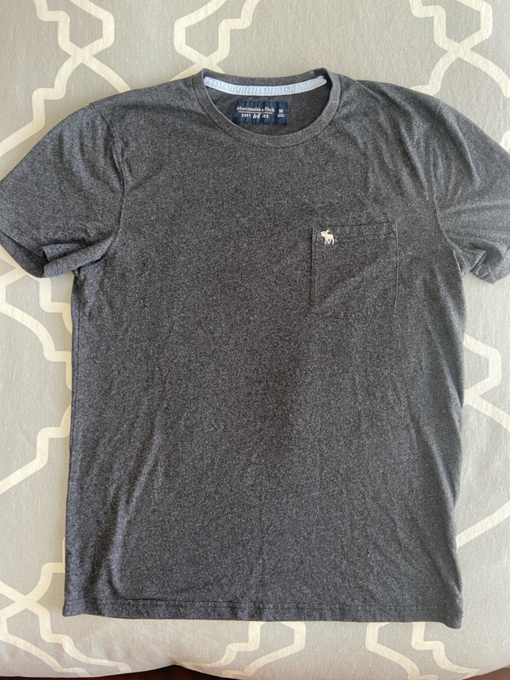 Abercrombie & Fitch Men’s Heather Charcoal Pocket Tee